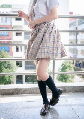 欧美丝袜脚底_158分钟完整版动漫免费观看