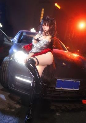 欧美蜜桃臀美女_完整版在线观看